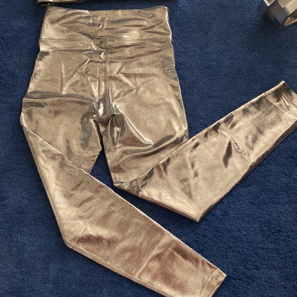 Heroine Sport Set Top & Leggings - Picture 5 of 5